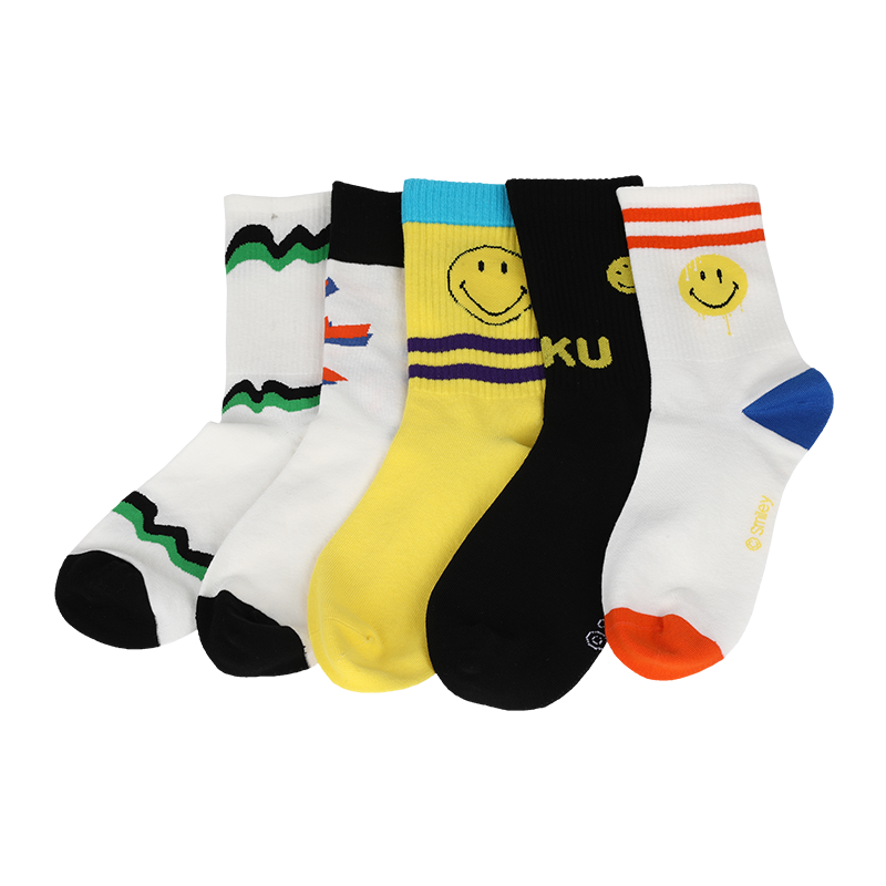 Mannen mode smiley emoji gezichten patroon kwart casual sokken, gemaakt van hoogwaardig katoen, dus sokken zijn zacht, comfortabel, duurzaam, ademend en warm.