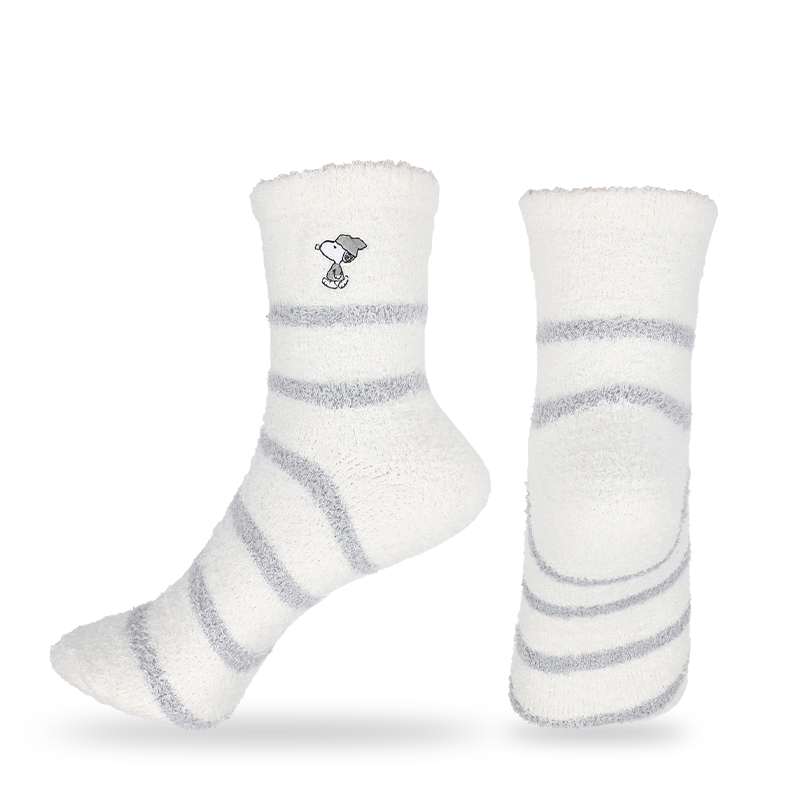Aangepast logo accepteert fuzzy low-gauge winter thermische warme fuzzy indoor vloersokken met borduurwerk